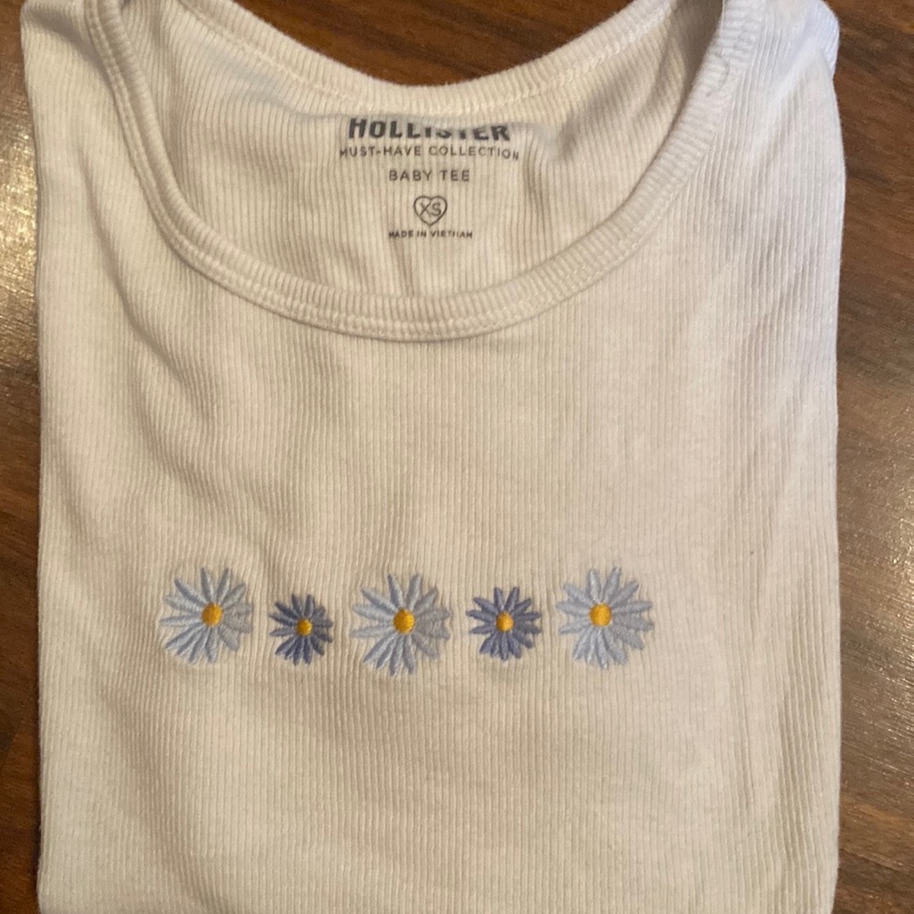 Hollister xs tshirt